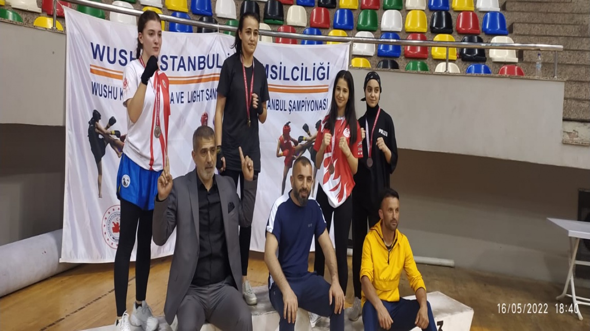 Wushu kungfu okul sporları İstanbul şampiyonasında dereceye giren öğrencilerimiz