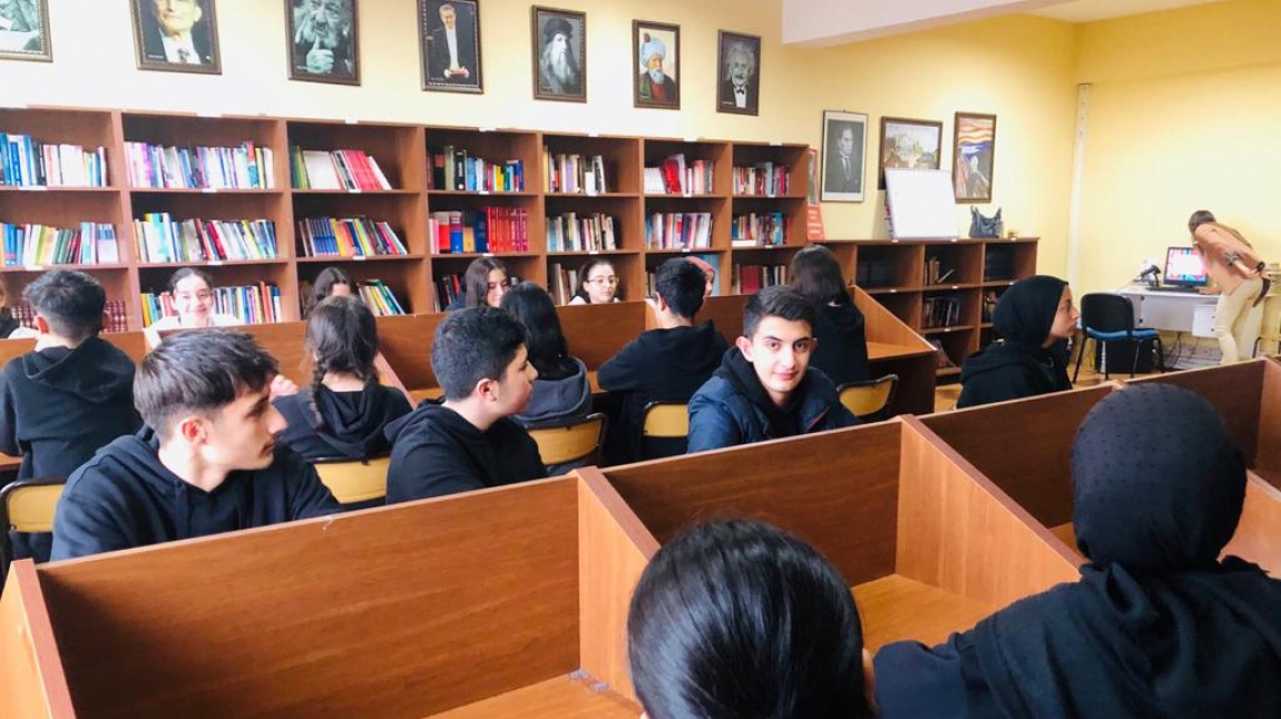 'Okulun Kalbi Kütüphaneler' proje yürütücüsü Gülen Maviş tarafından düzenlenen radyo tiyatrosu etkinliğimiz.