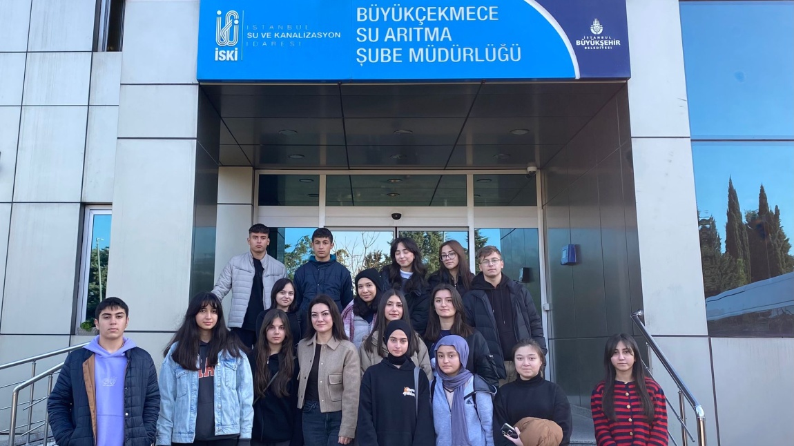 Okulumuzun e-twinning kulübü öğrencileri çevre bilincini artırmak ve suyun önemini daha yakından anlamak için içme suyu arıtma tesisini ziyaret etti