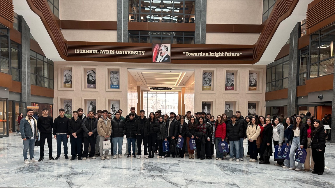 Okulumuz Rehber öğretmeni tarafından düzenlenen İstanbul Aydın Üniveristesi gezisi